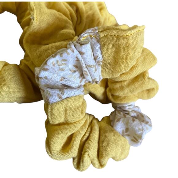 Assorted Hair Scrunchies Handmade Yellow 100% Cotton Floral Flower Theme NEW X3 - Picture 4 of 5
